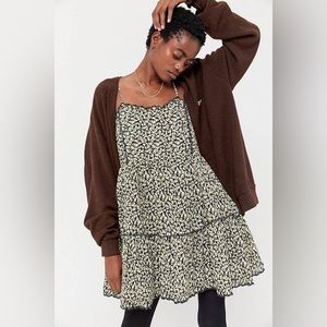 Urban Outfitters Hanna Scallop Mini Babydoll Floral Dress